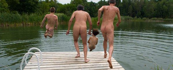 Où trouver un camping naturiste dans le Sud-Est de la France pour passer des vacances plaisantes ?